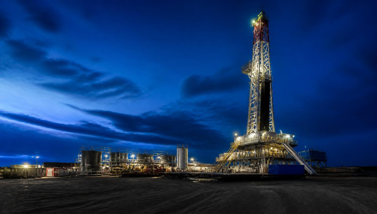 Onshore drilling rig at blue hour